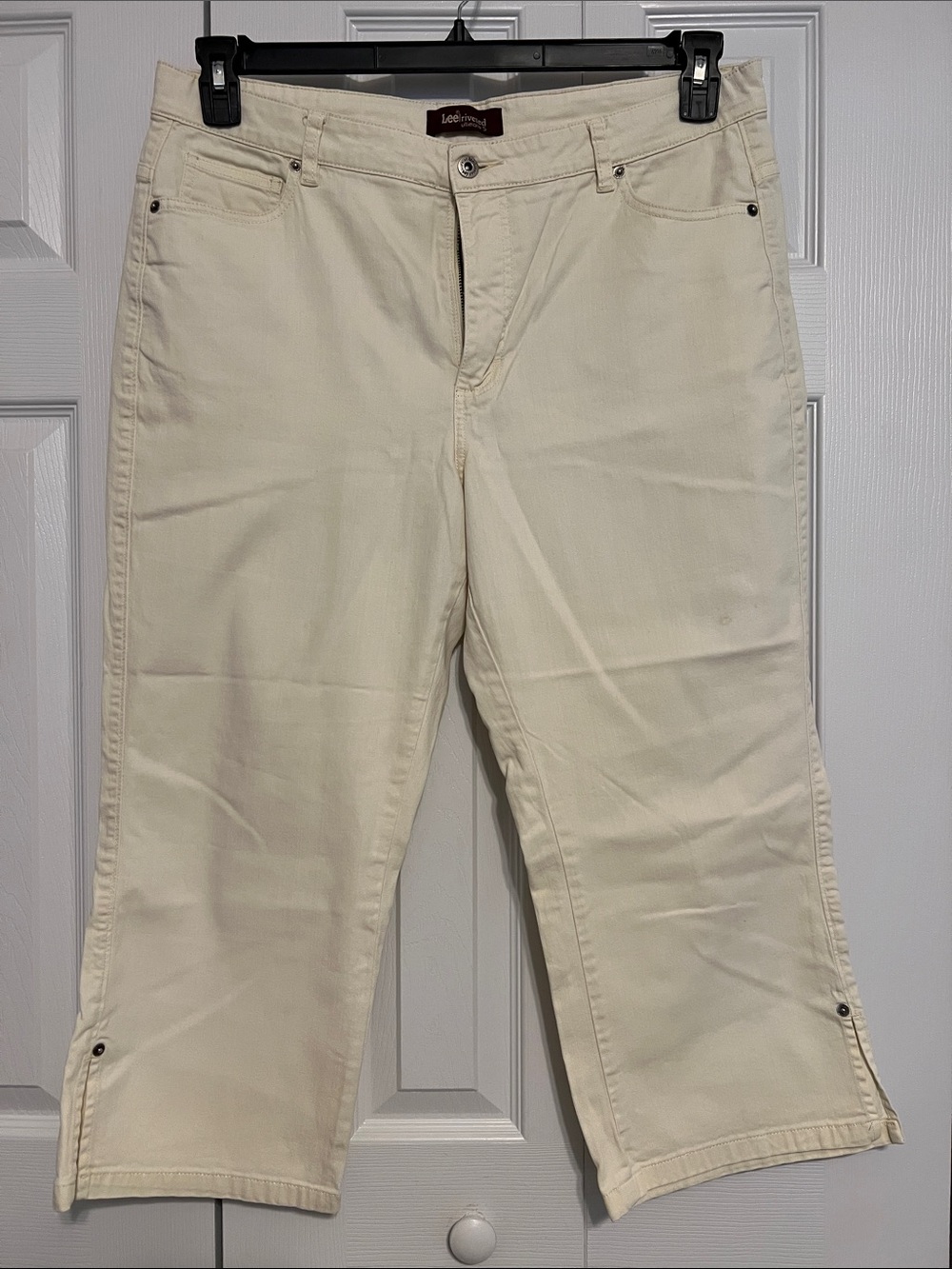 Lee Women's Light Yellow Capris with Side Snap Detail